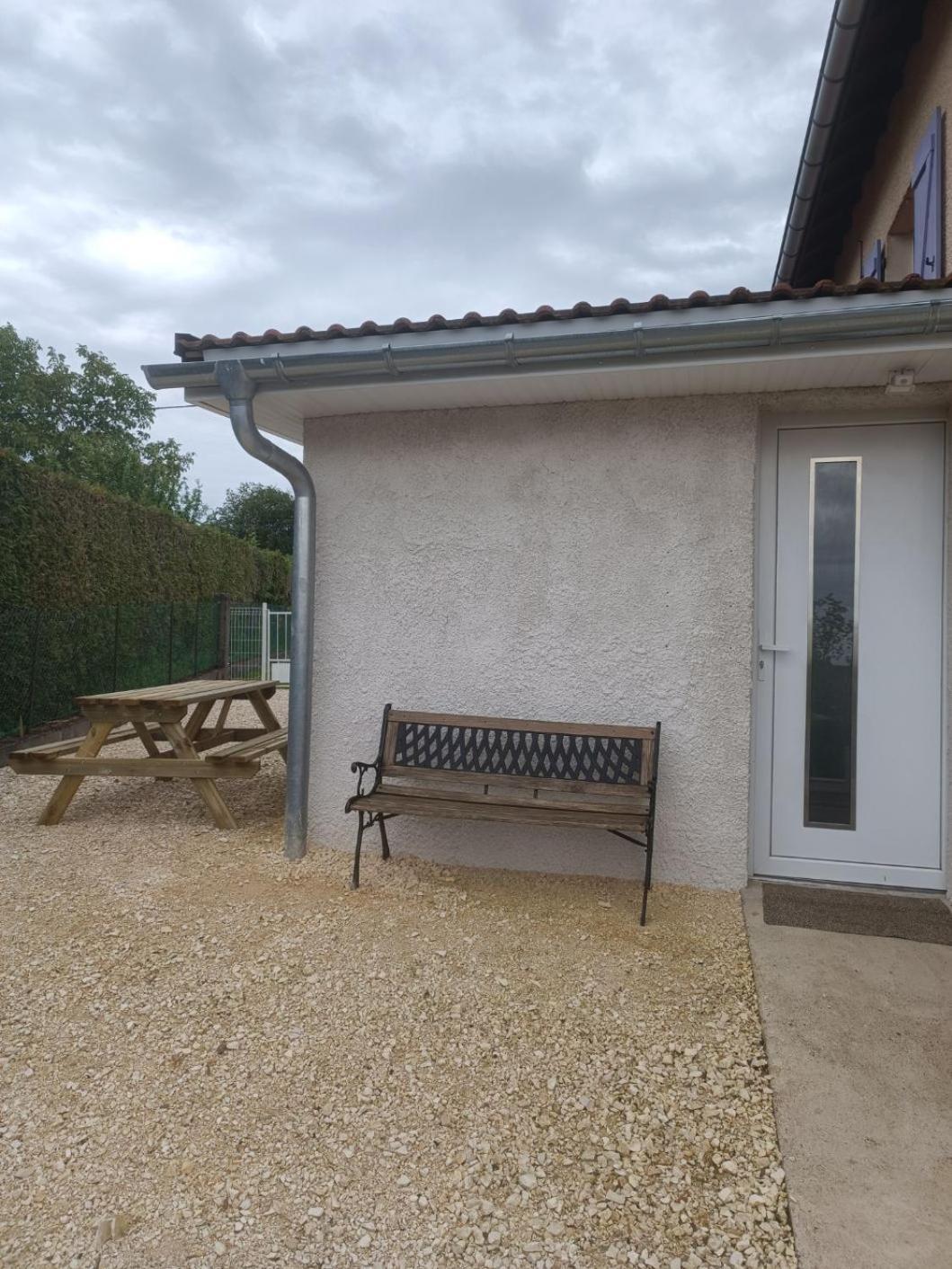 Ferienwohnung Le Petit Cocon Montbozon Exterior foto